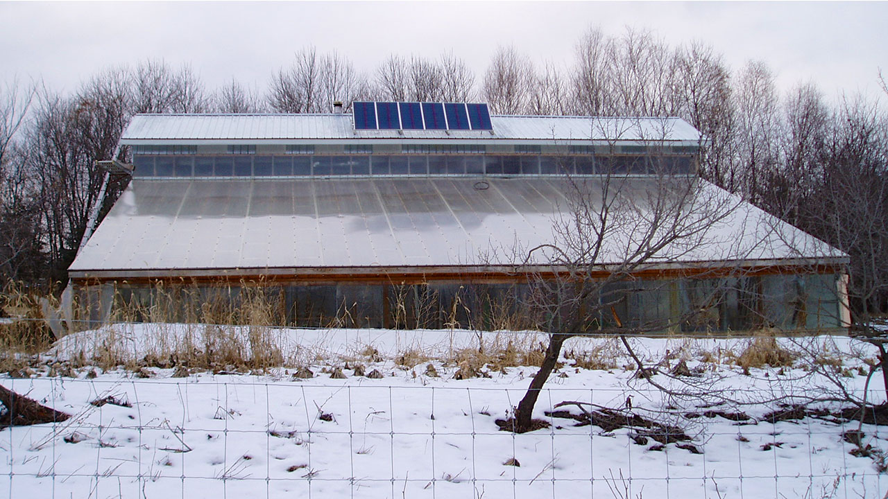 Sustainable Energy- Thermal Banking Greenhouse Design (video)