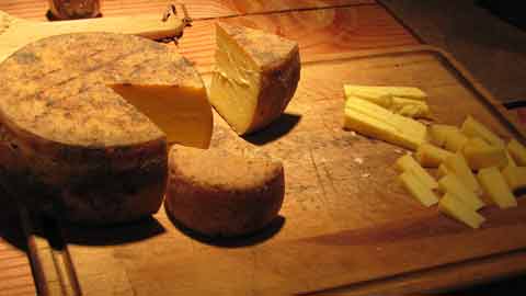 What Makes Good Cheese and the Many Different Varieties of Cheese?
