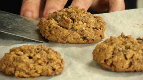 How to Make Brown Sugar Pecan Macaroon Cookies
