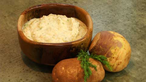 How to Make Sour Cream Mashed Rutabagas with Fresh Dill