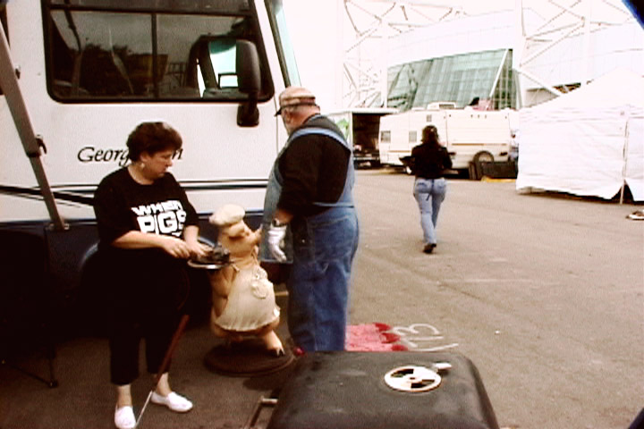 Larry and Ginny Mayes Sending Off Their Chicken - Journey of a Barbecue Champion
