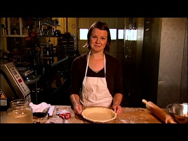 How to Make a Homemade Pie Crust (video)