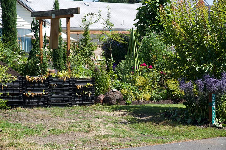 Finch House Cottages-Farm Your Yard Tour Garden