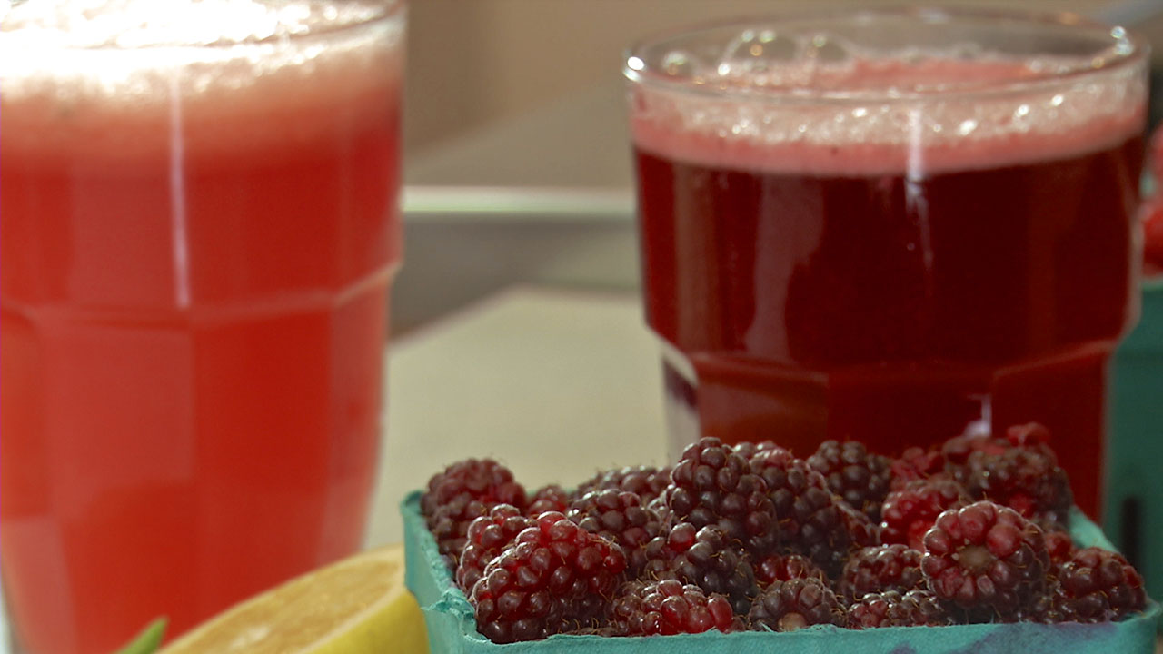 How to Make Homemade Fresh Fruit Soda (video)